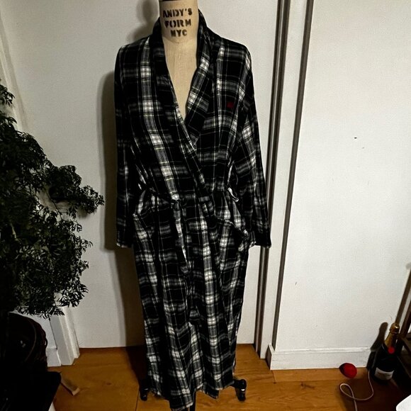 L.L. BEAN Scotch Plaid Woman's Robe with "WIFE" Embroidered on Front Size Medium - Picture 1 of 8
